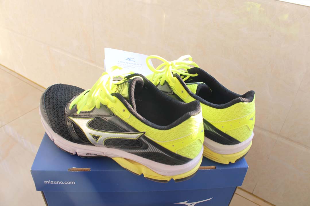 跑鞋入门推荐400元左右耐穿,适合跑步新手入手的跑鞋经济实惠