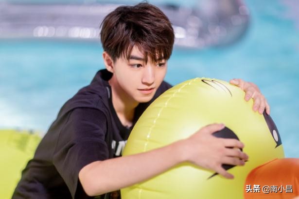 tfboys六周年演唱会准备阶段,tfboys六周年演唱会小动作