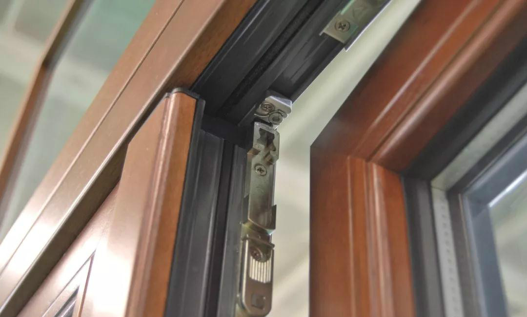 断桥铝门窗怎么识别质量好,如何正确辨别断桥铝门窗的优劣呢