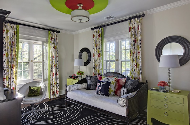 不是落地窗能做推拉窗吗,不是落地窗的阳台能装梦幻窗帘吗