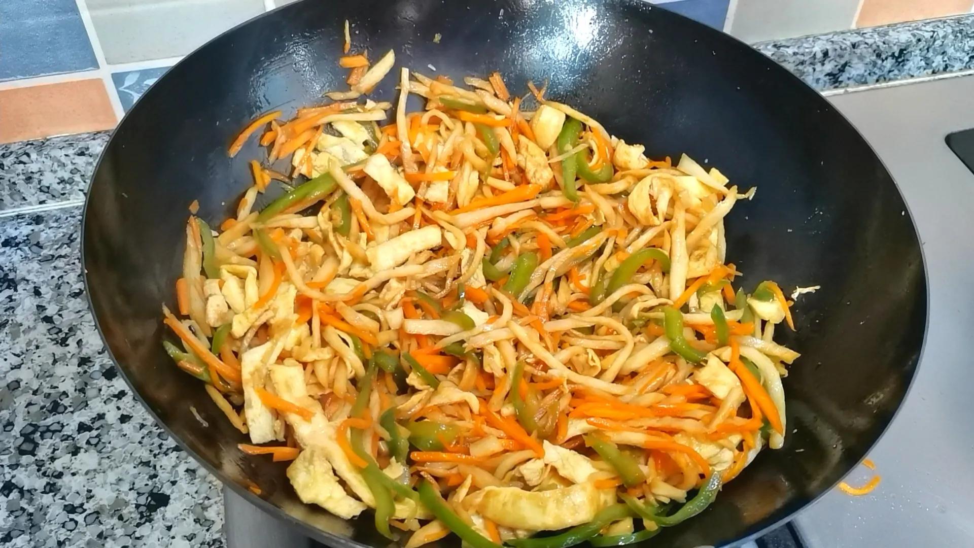 茭白鸡蛋青椒可以一起炒吗,茭白怎么吃好吃又简单