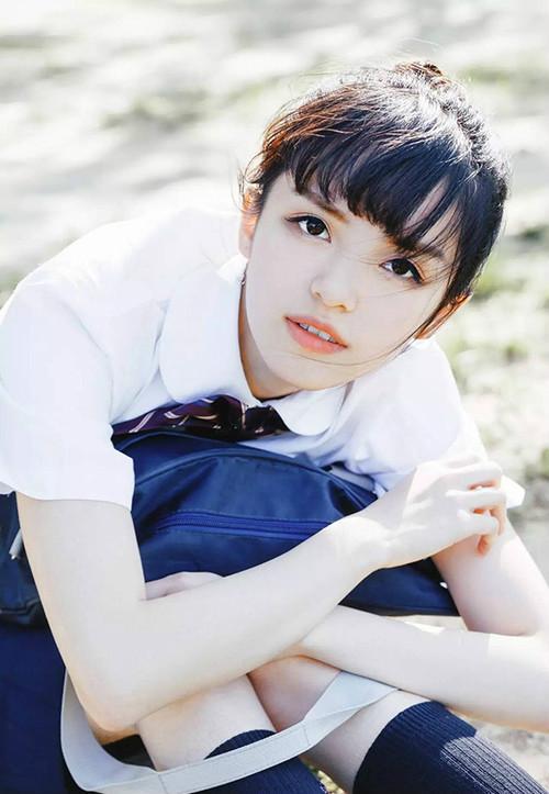 拍照时表情僵硬笑不自然怎么改善,拍照表情僵硬怎么办