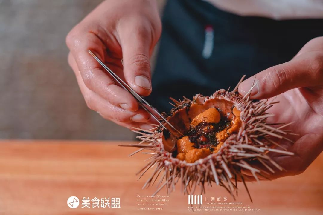 昆明唯一屋顶清真居酒屋，居然还能吃到活鳗鱼，48元清酒喝到嗨