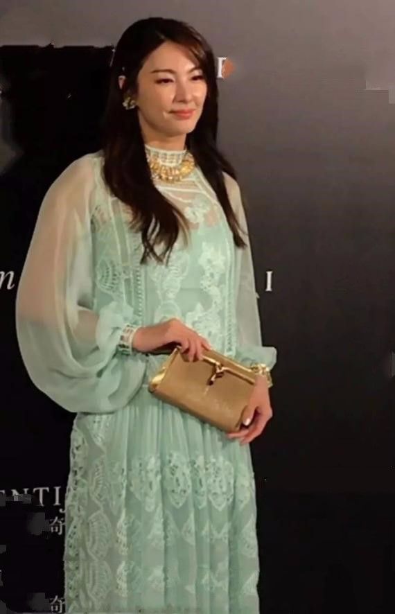 背厚手臂粗驼背穿衣搭配,后背宽厚穿衣不好看