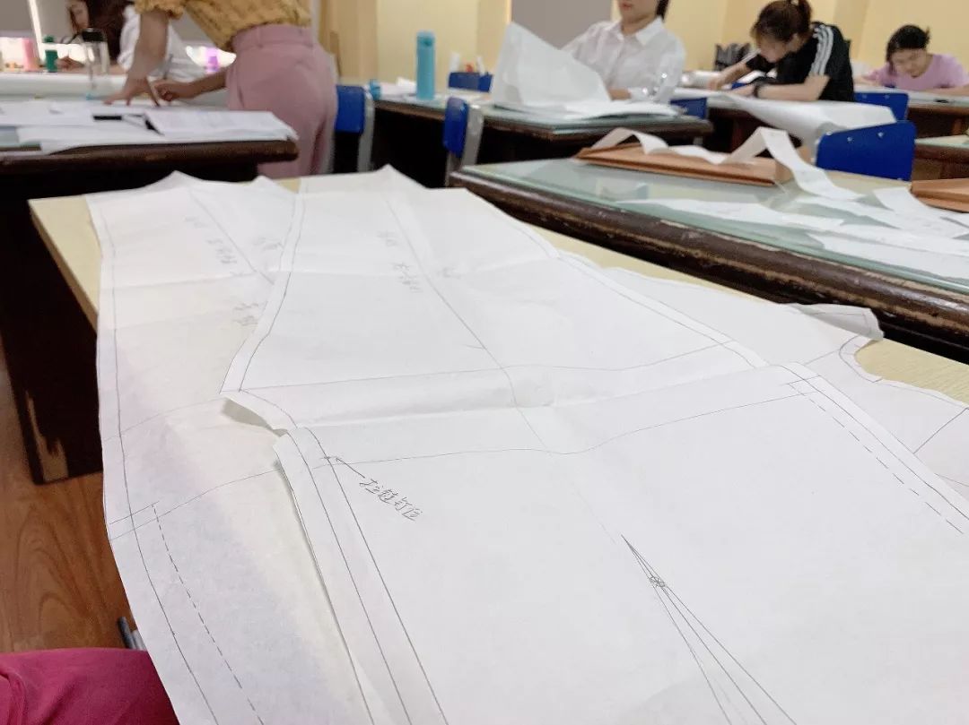 从零开始学服装打版免费教程,零基础学服装要从什么开始学起