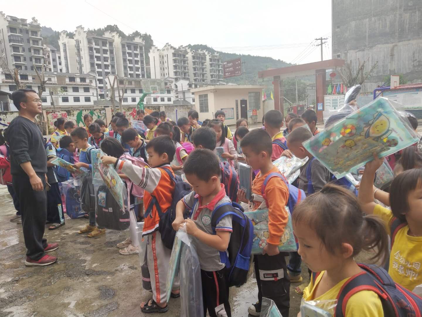 凤岗情系，大爱无疆