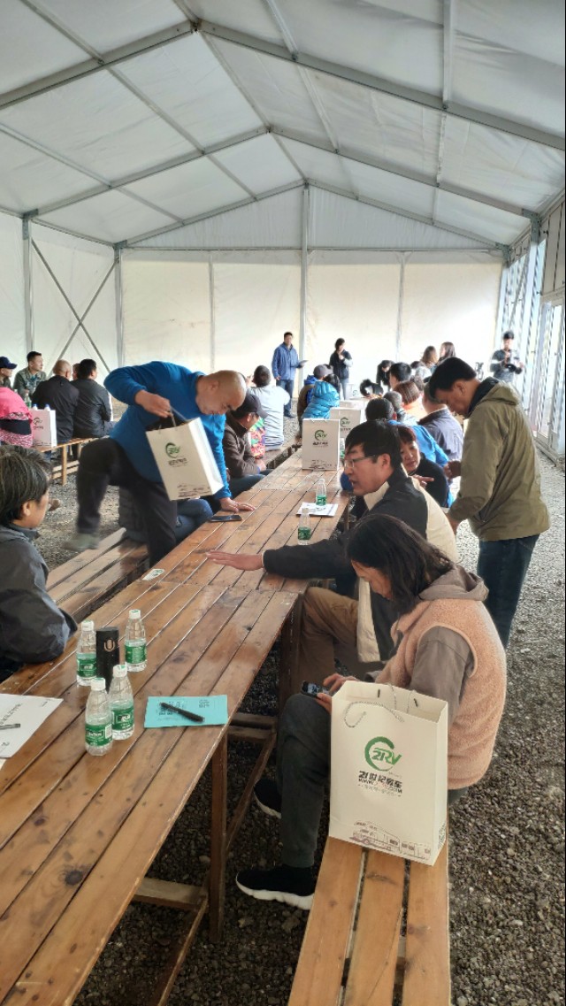 玩得很嗨的追梦人即将远行。