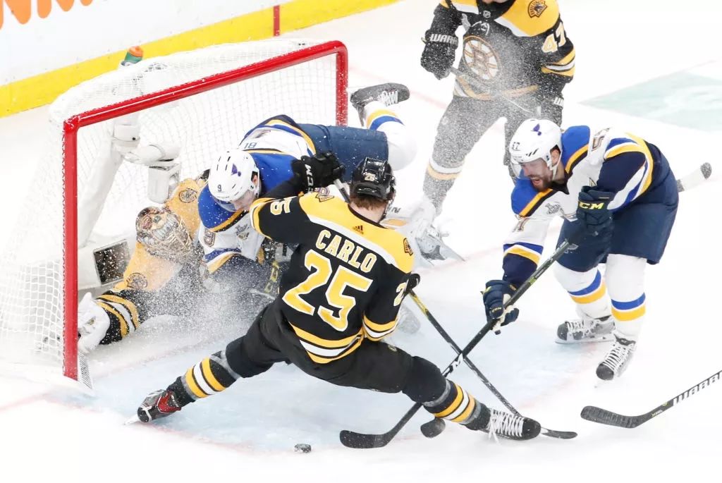 蓝调拿下球队首个斯坦利杯总冠军，奥赖利荣膺季后赛MVP