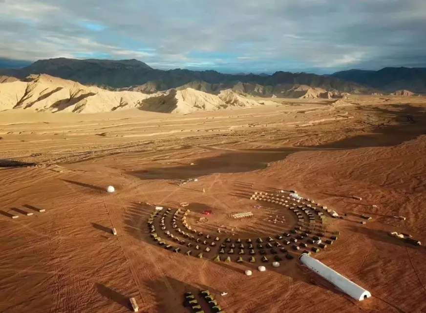 node818戈壁嘉年华,node星球活动现场