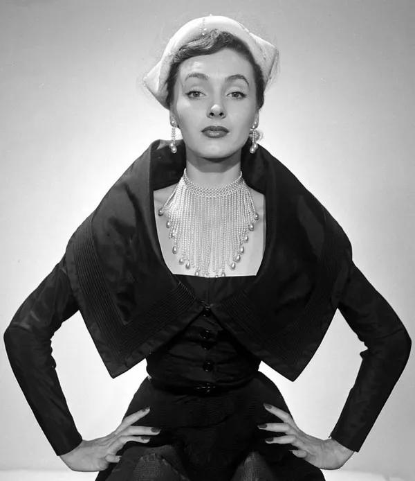 这位香奈儿的死对头，迪奥先生齐名，打造出最原汁原味的法式优雅