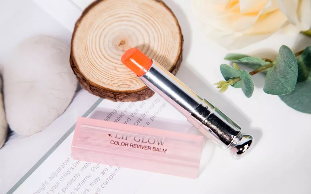 可以让嘴巴滋润红的润唇膏,最好用的几款润唇膏