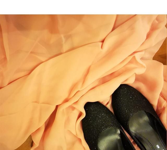 建议30岁以上女性：别穿牛仔裤配小白鞋，这些平底鞋选穿上更高级