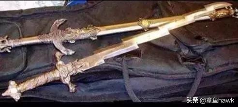 机场安检奇怪的行李,机场安检看到行李箱的奇怪东西