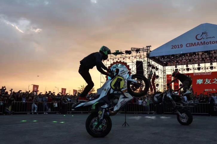 重庆摩博会摩托车一起出发视频,摩托车展2023重庆摩展攻略