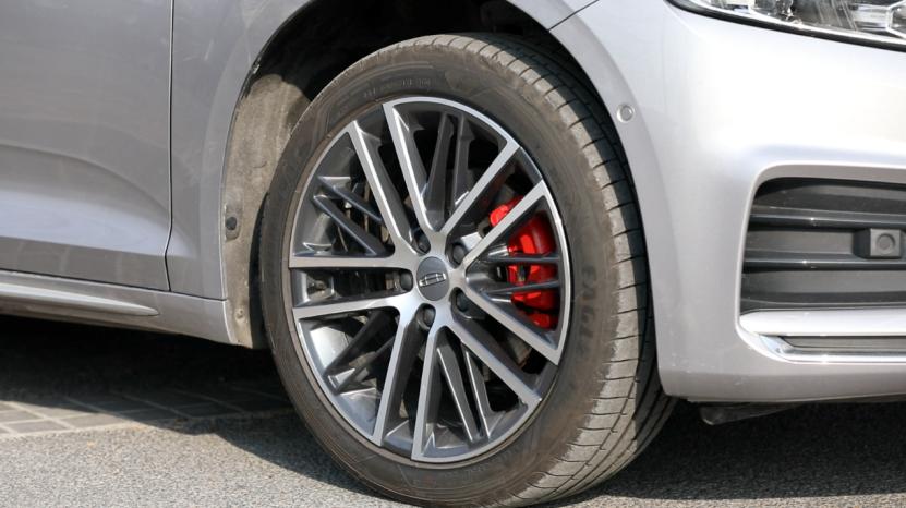 吉利星瑞1.5t试驾视频胖哥,吉利星瑞l2.0t试驾视频