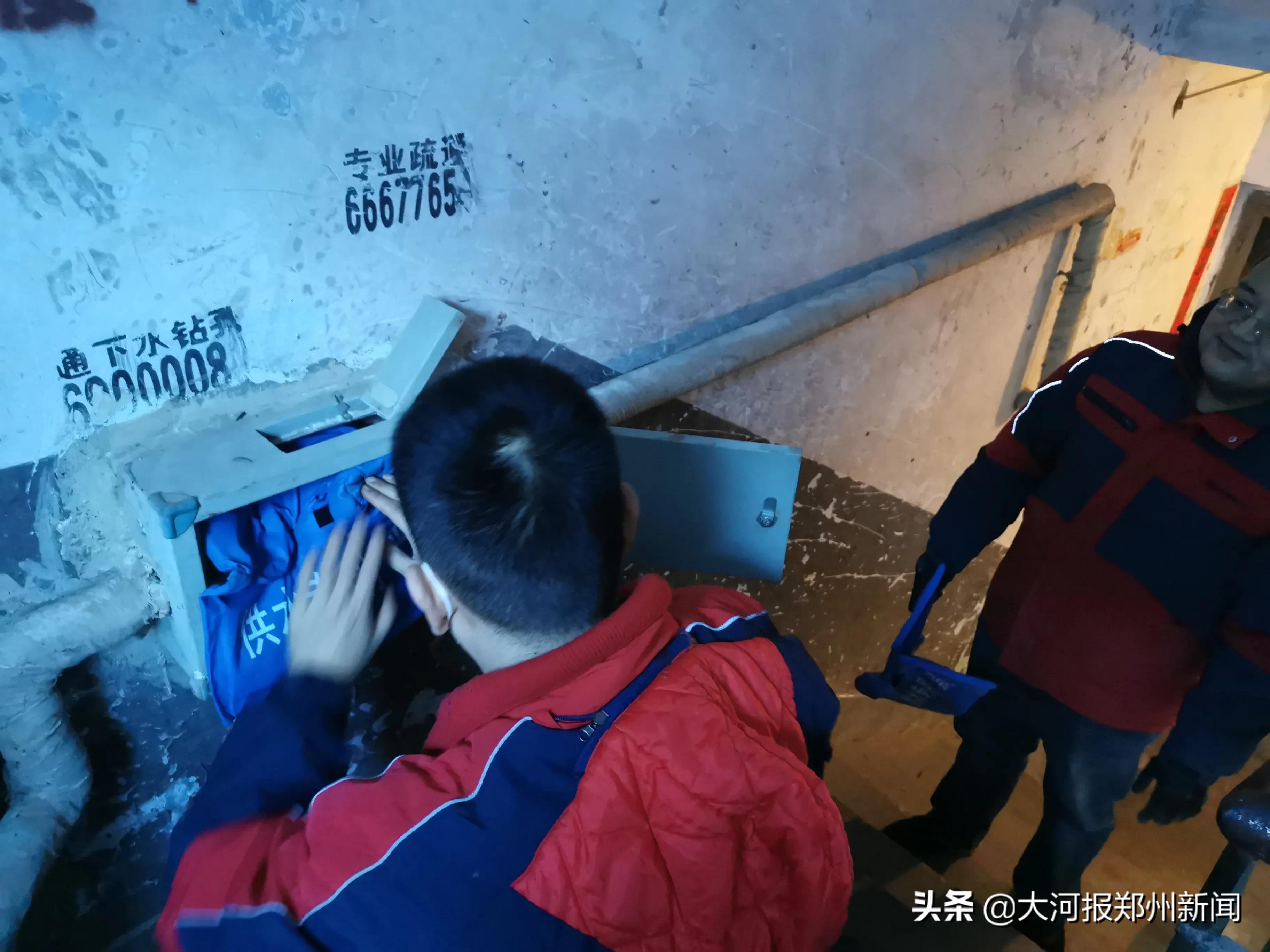 小区水管冻裂水表冻坏,寒潮将至如何防止水管被冻住