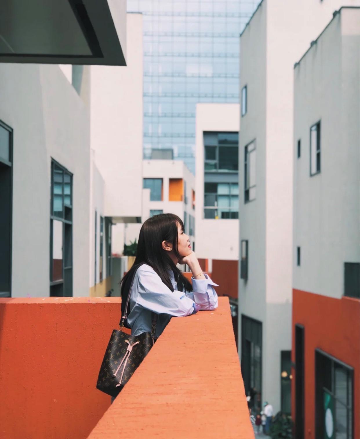 LVNÉONOÉ进得了办公室也看得了风景#