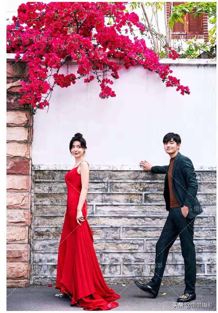 拍婚纱照怎么让自己笑起来自然,拍婚纱照僵硬不会摆姿势怎么办