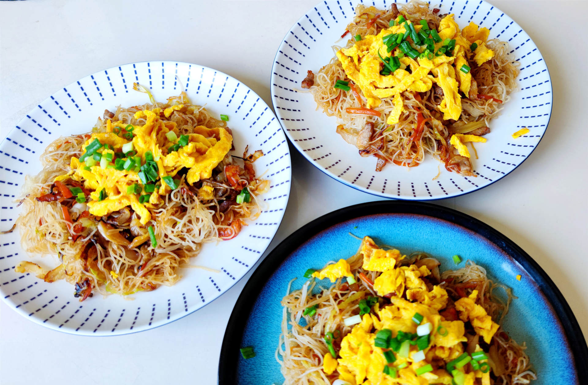 炒米线怎么不成一坨不粘锅,如何炒米线松散不粘锅