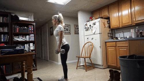 哑铃练背家庭健身动作,哑铃锻炼动作图解哑铃怎么选