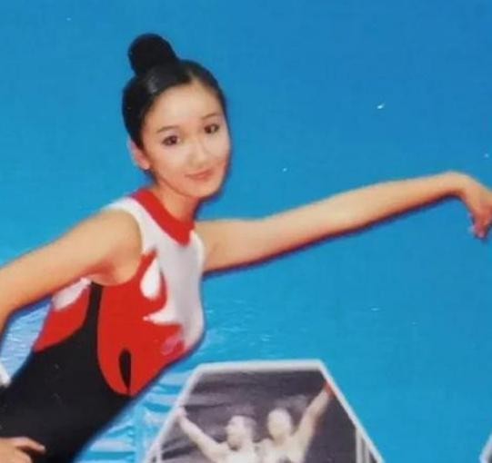 胡一菲娄艺潇是不是一个人,胡一菲娄艺潇前后对比