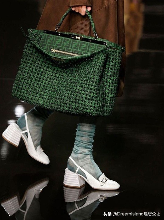 fendi新款包touch,fendi蕾丝花朵包