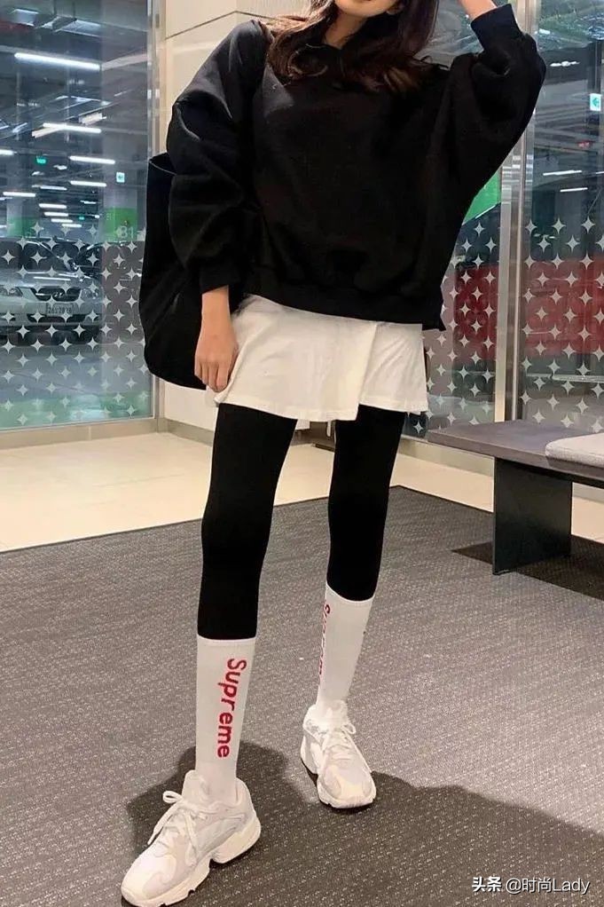 牢记4个穿衣法则穿出高级感,穿衣服老气该怎么改变