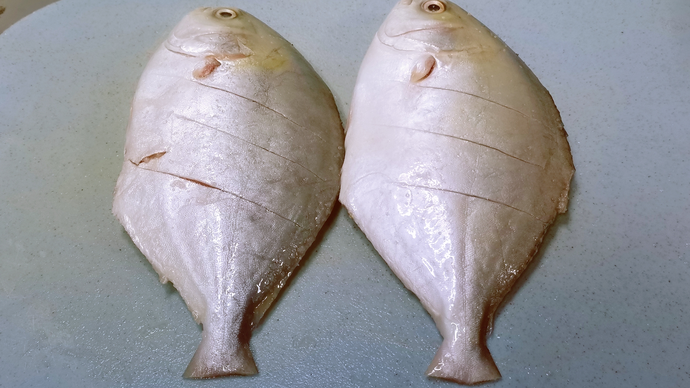 鲳鱼的做法最简单最好吃,鲳鱼怎么做才是最好吃的做法