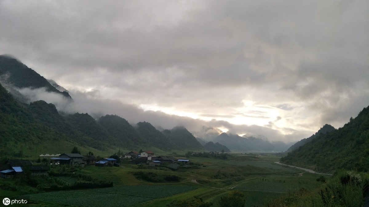 重庆主城区周末避暑,重庆周边露营耍水的地方避暑