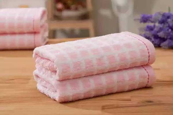 毛巾变黑怎么洗最快最干净,毛巾用久变黑怎么清洗