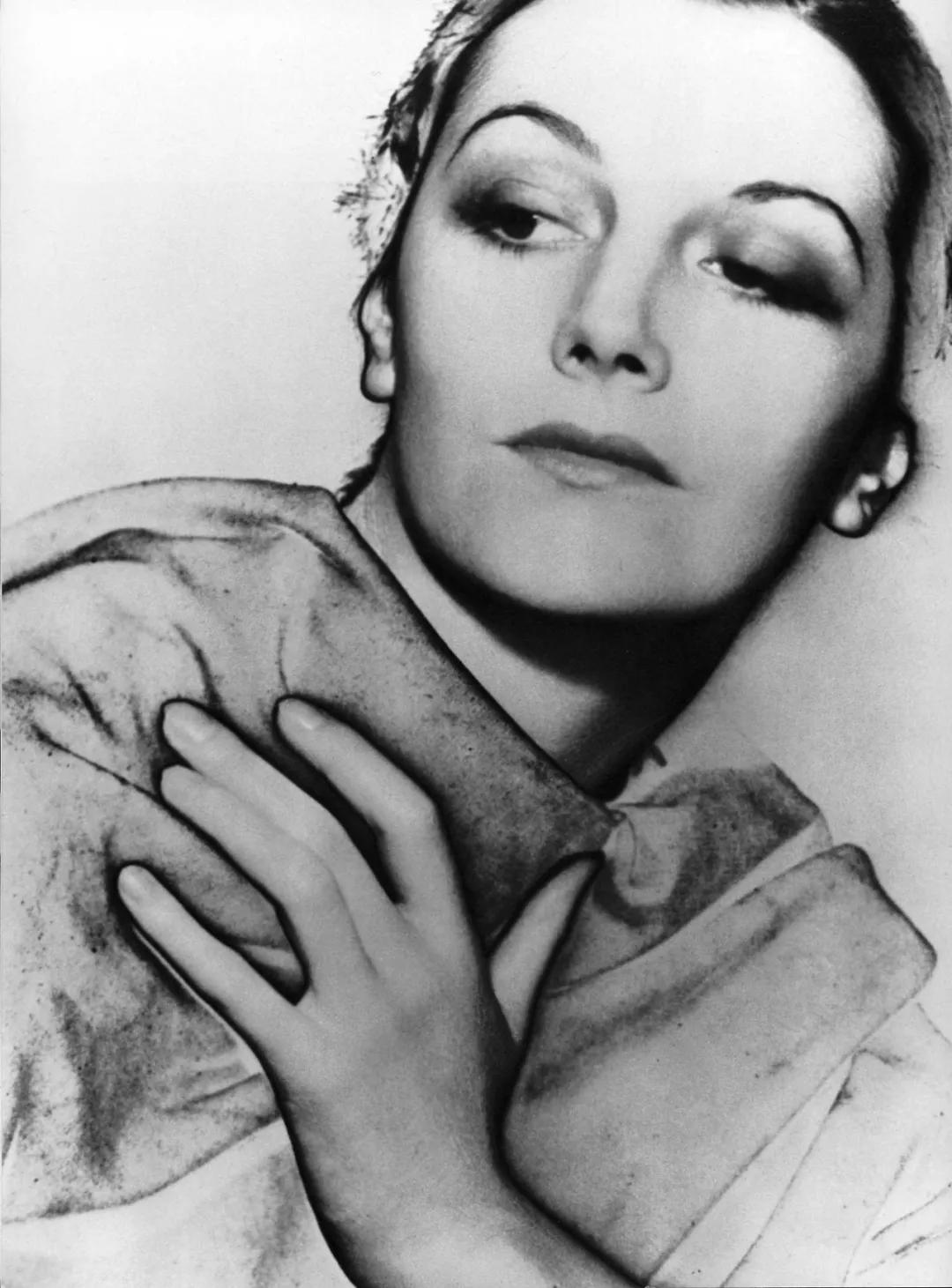 希特勒浴缸中的女人：传奇女摄影师LeeMiller