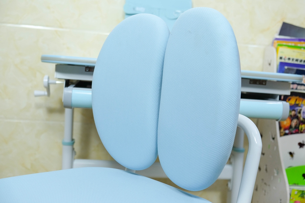 儿童简易爱果乐学习桌椅,爱果乐萌芽椅怎么样