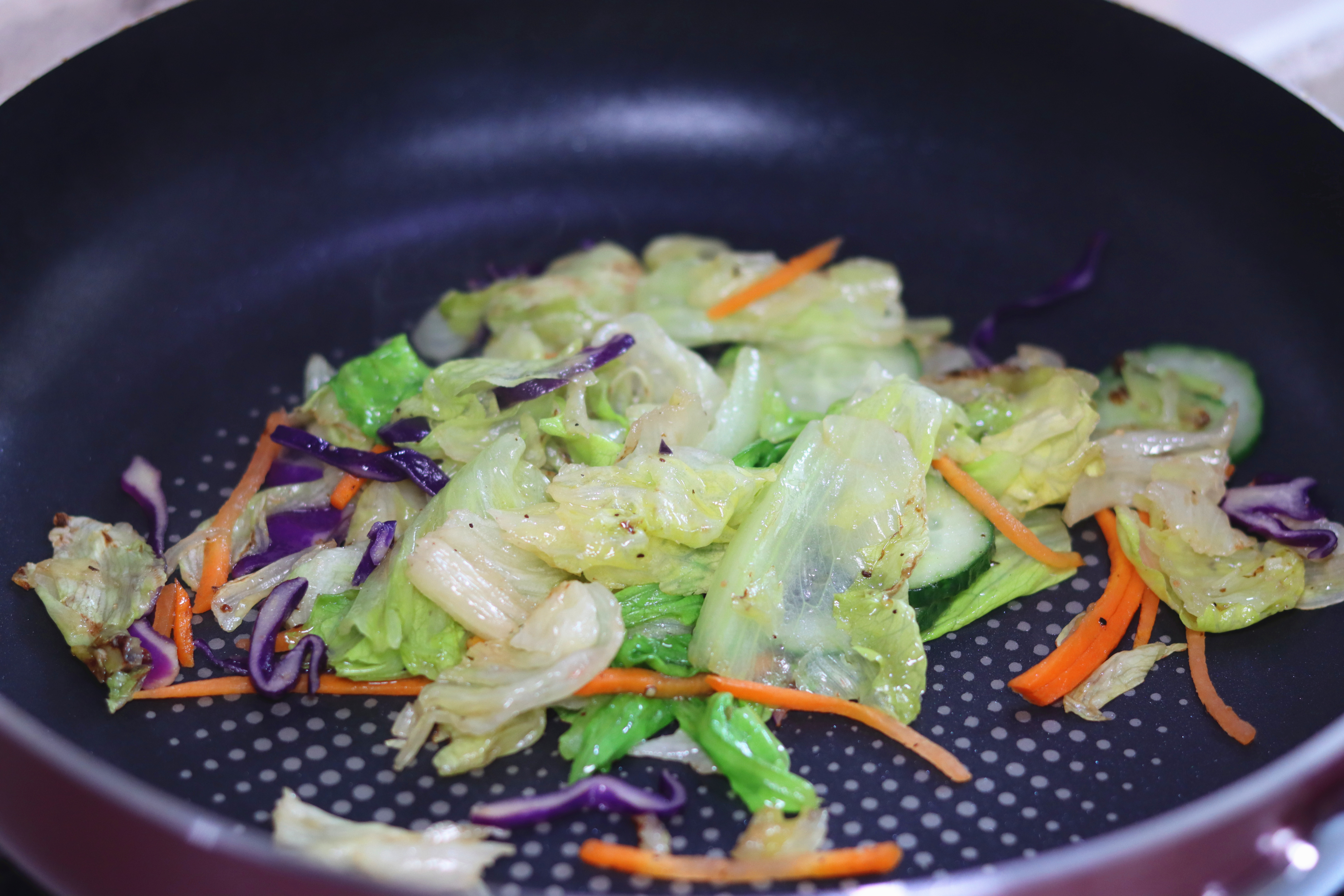 据说这个煎锅能聚油还超好用！——苏泊尔火红点聚油煎锅使用评测