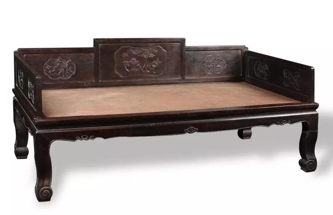 哪一种罗汉床最实用,适合在客厅罗汉床当卧具