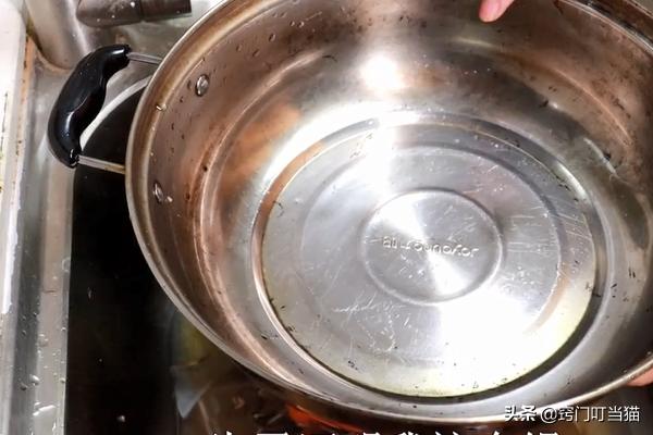 锅底烧糊了怎样一招去除,锅底烧了用什么办法最快解决