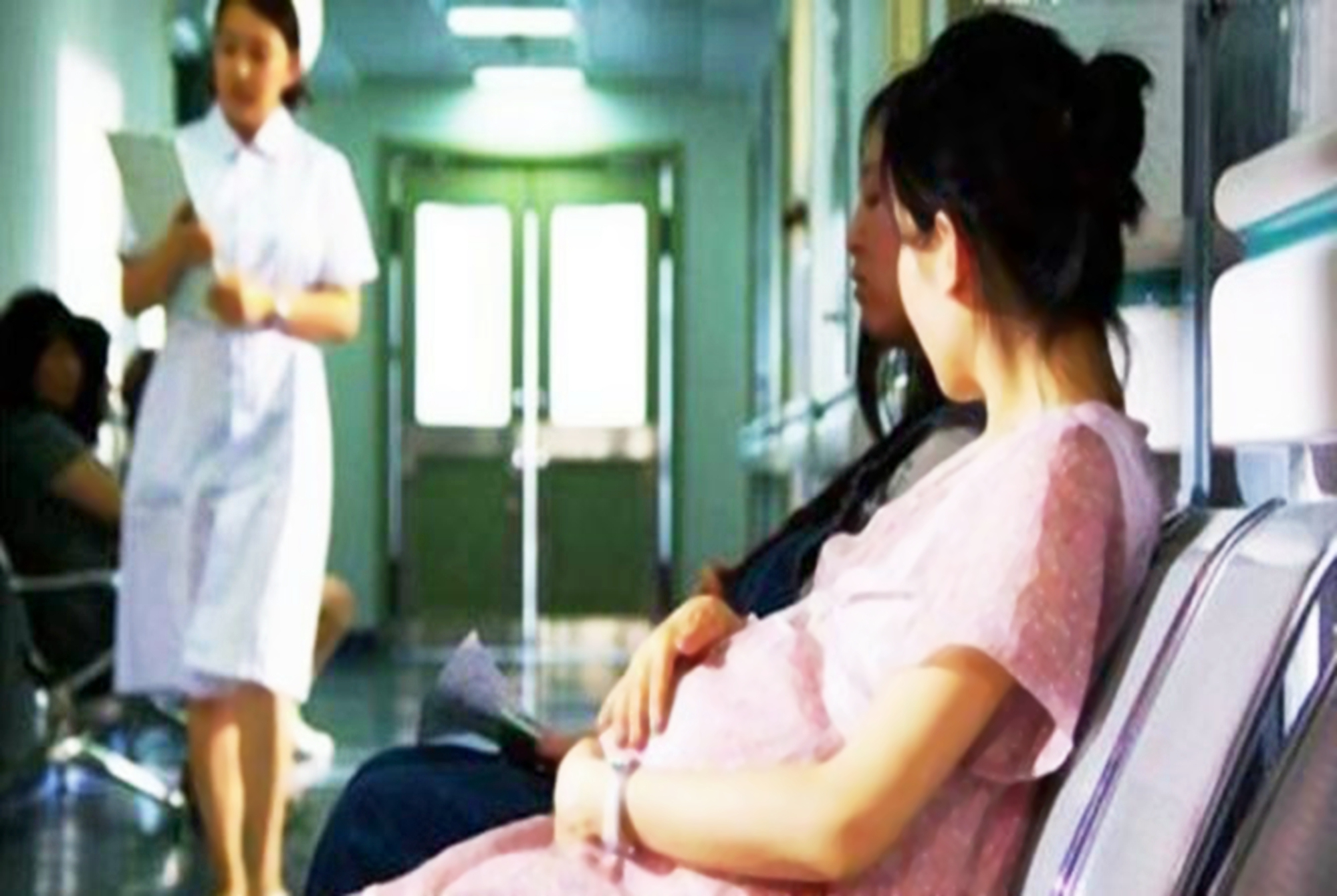 早怀和晚怀有什么区别,早显怀的有可能是男孩吗