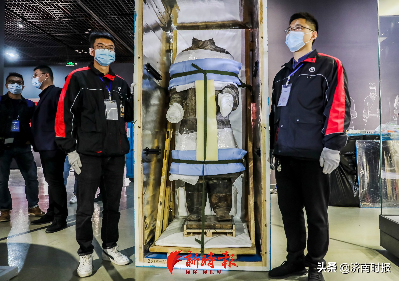 兵马俑来济南啦,直击开箱:层层保护,头身分开装运