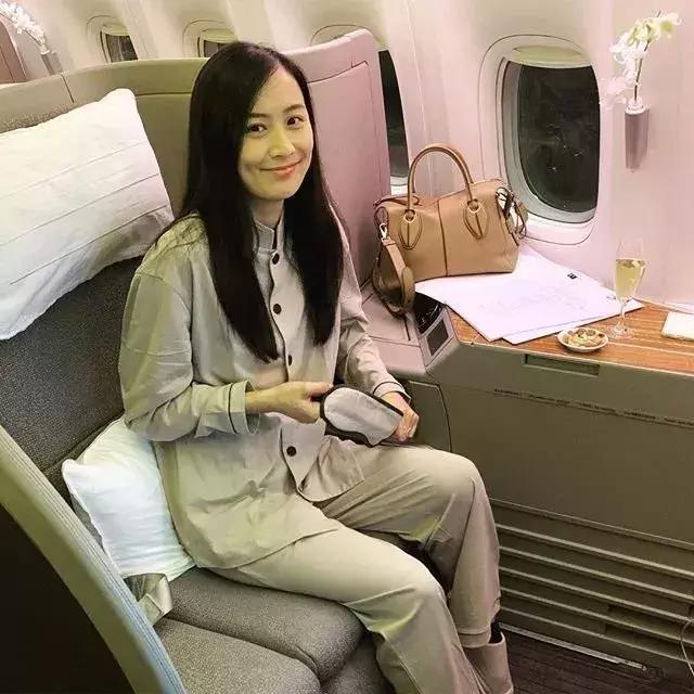 陈法拉枕妖片段,陈法拉睡天桥照片