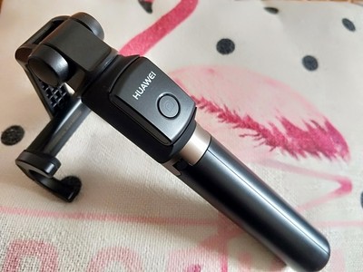 华为有线自拍杆的使用方法及操作,华为手机用自拍杆的使用方法图解