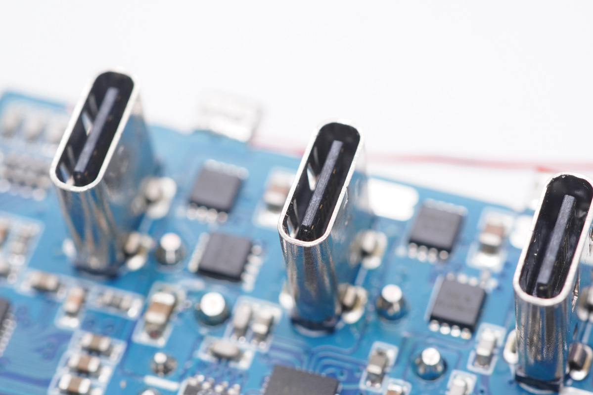 绿联氮化镓100w商务版,绿联氮化镓100W快充