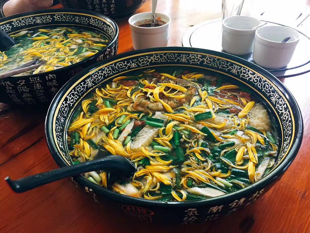 云南蒙自的过桥米线最正宗,蒙自云南过桥米线哪家最正宗