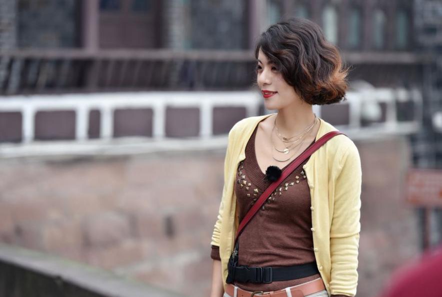 从万人追捧，到万人“炮轰”的陈果，为何会迅速跌下神坛？