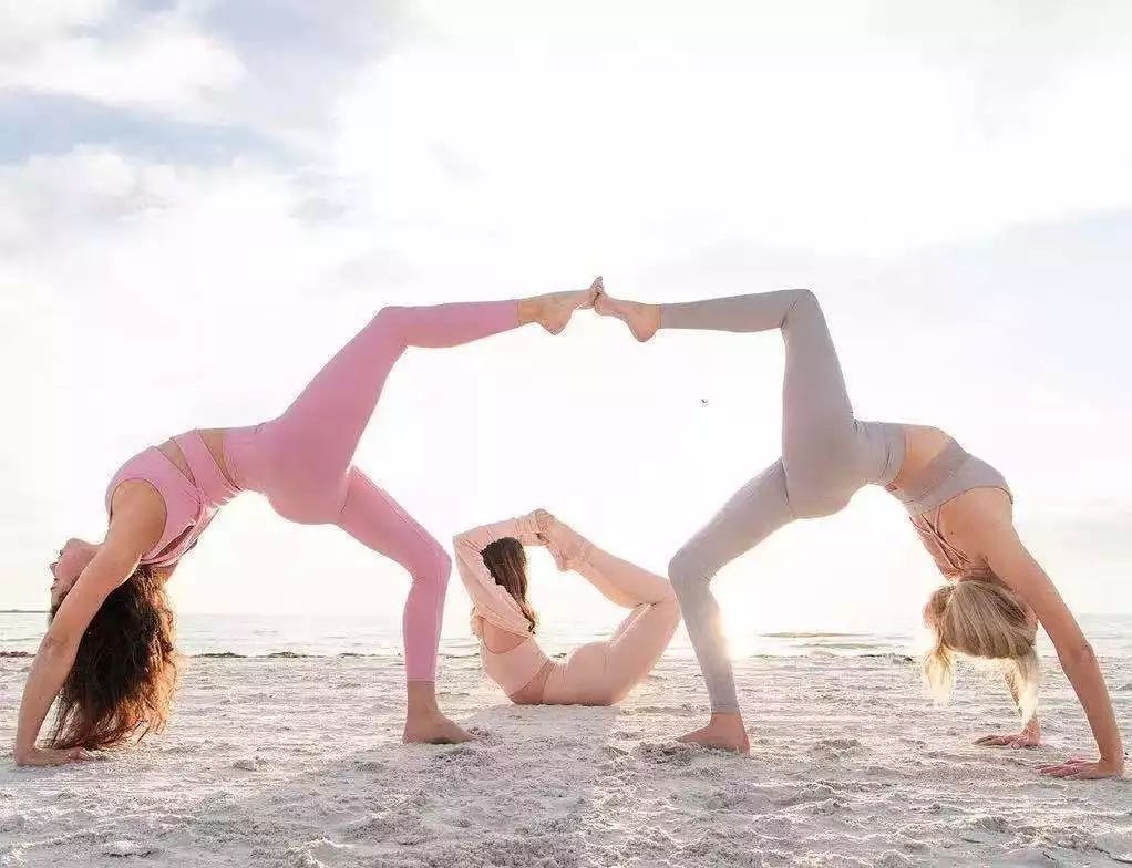 瑜伽前屈不会转动骨盆怎么办,瑜伽前屈时臀部疼是怎么回事