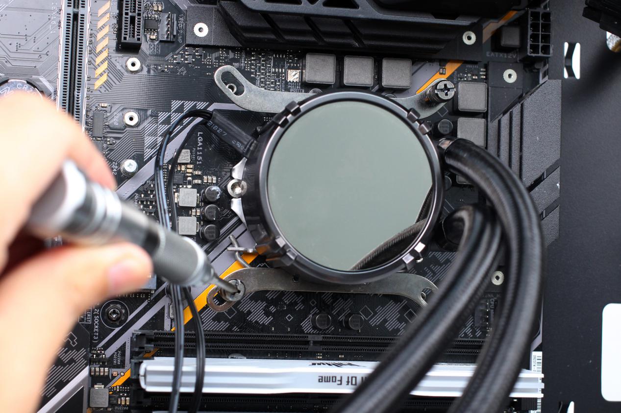 鑫谷360水冷怎么样,鑫谷360水冷压得住12900k吗