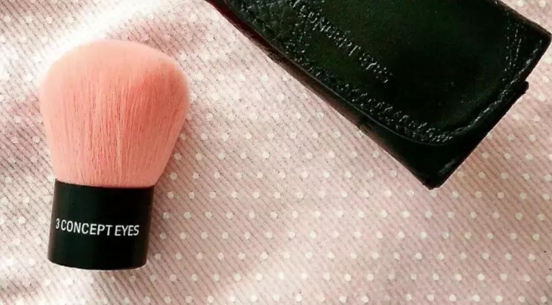 夏天女生化妆，一定不能少的东西就是它