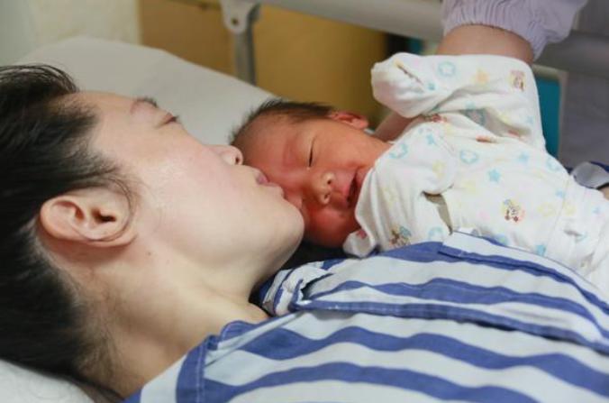 母爱之所以伟大在于无私奉献,母爱的付出不需要回报但需要回应