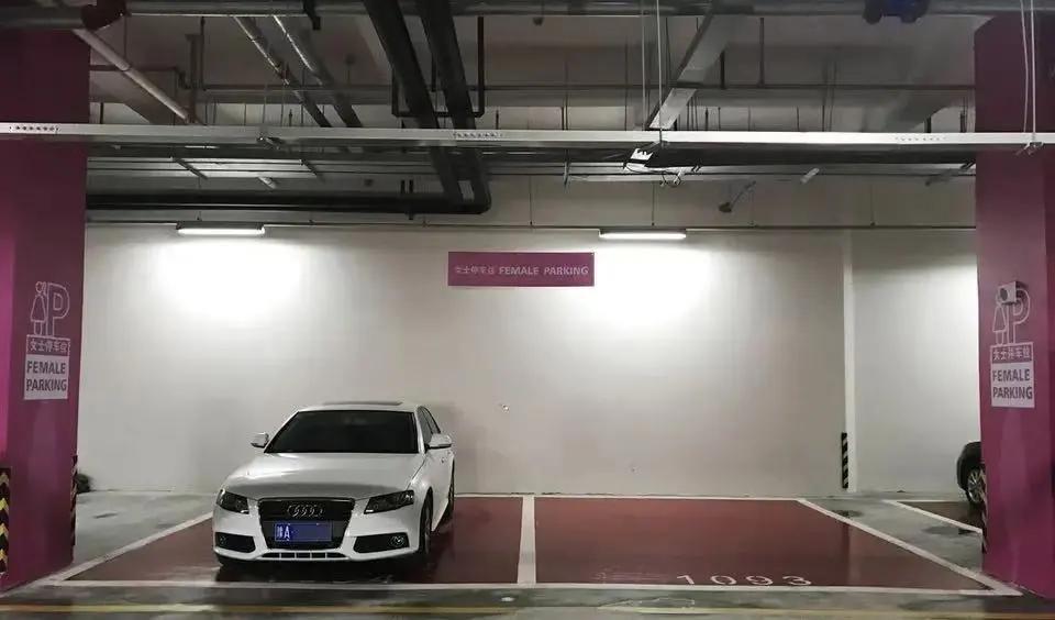 如何选择车位才是最好的,两车位两边柱子选车位技巧