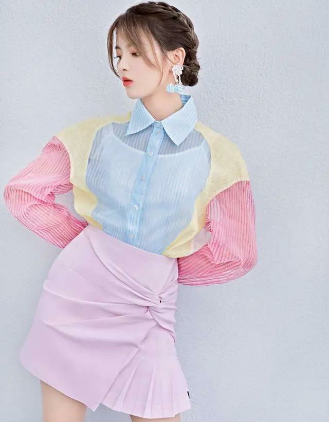 因爱哭连上热搜，唱歌破音却红的发紫，网友：这是什么神仙运气