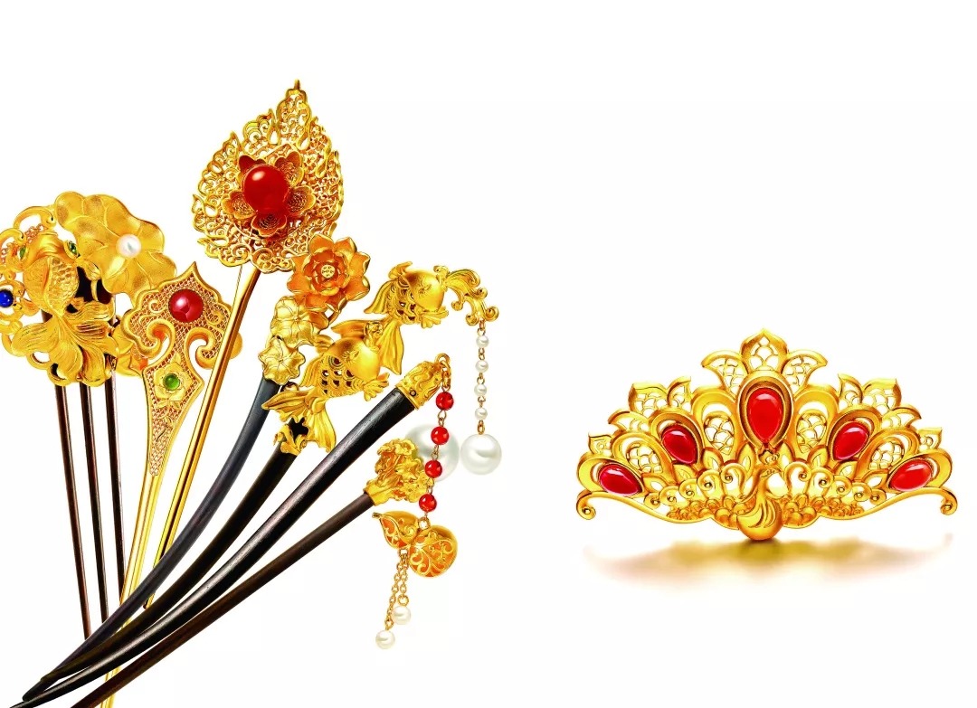 为什么黄金首饰有400多和500多,黄金首饰同样克数价格确不一样