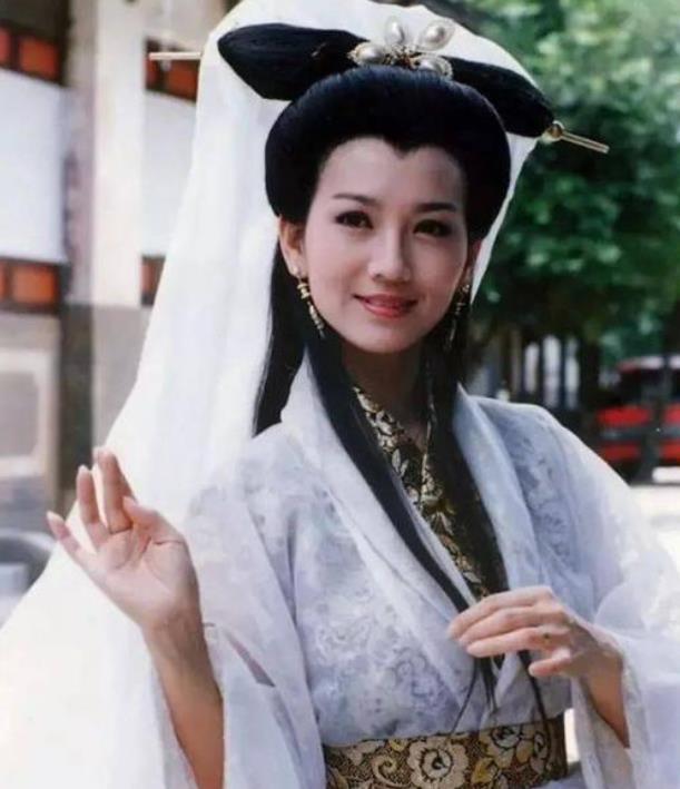 观音菩萨为何对白素贞那么好,观音菩萨和白素贞什么关系